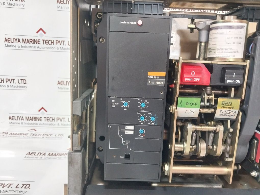 Merlin Gerin M16 N1 Masterpact Circuit Breaker Tf10961000610