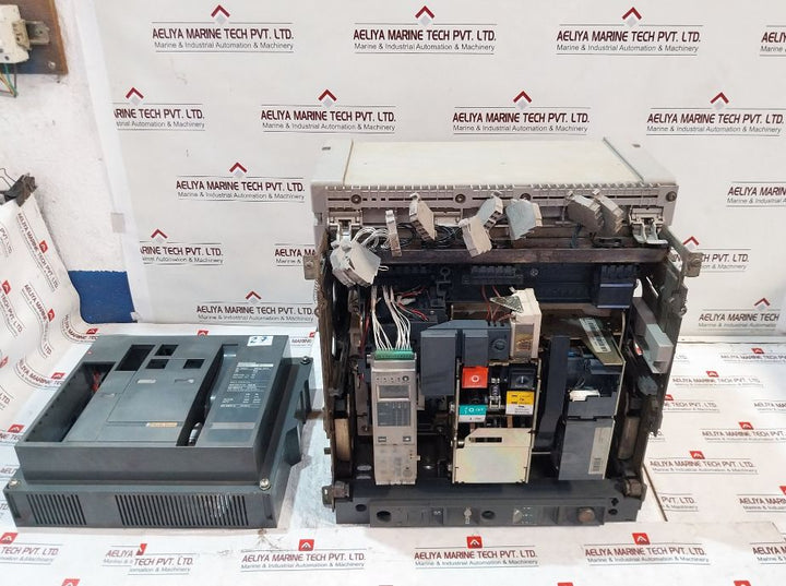 Merlin Gerin Masterpact Nw20 H1 Air Circuit Breaker 2000Amp