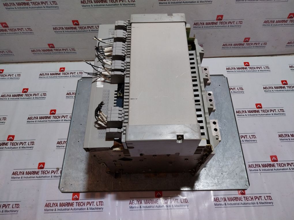 Merlin Gerin Masterpact Nw25 H1 Circuit Breaker 2500A 1000V 50/60Hz