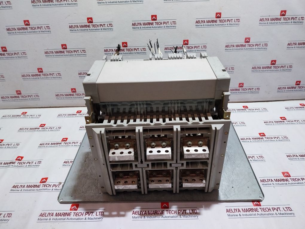 Merlin Gerin Masterpact Nw25 H1 Circuit Breaker 2500A 1000V 50/60Hz