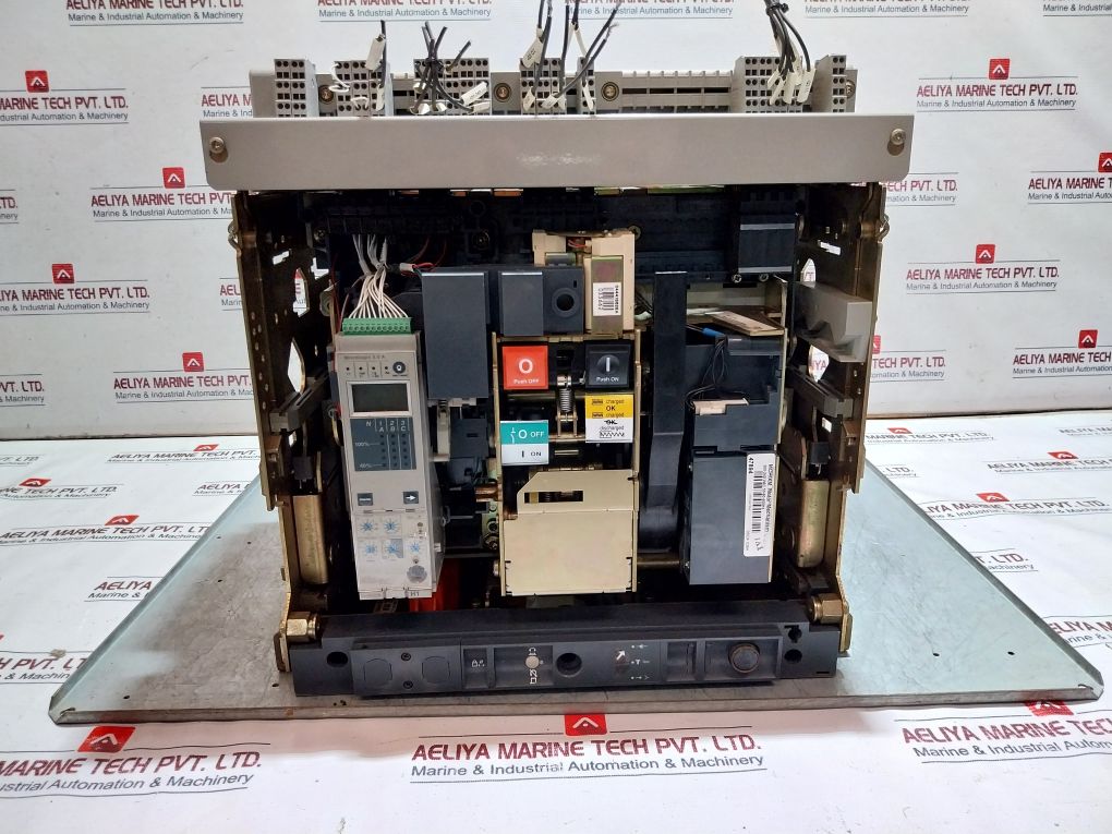Merlin Gerin Masterpact Nw25 H1 Circuit Breaker 2500A 1000V 50/60Hz