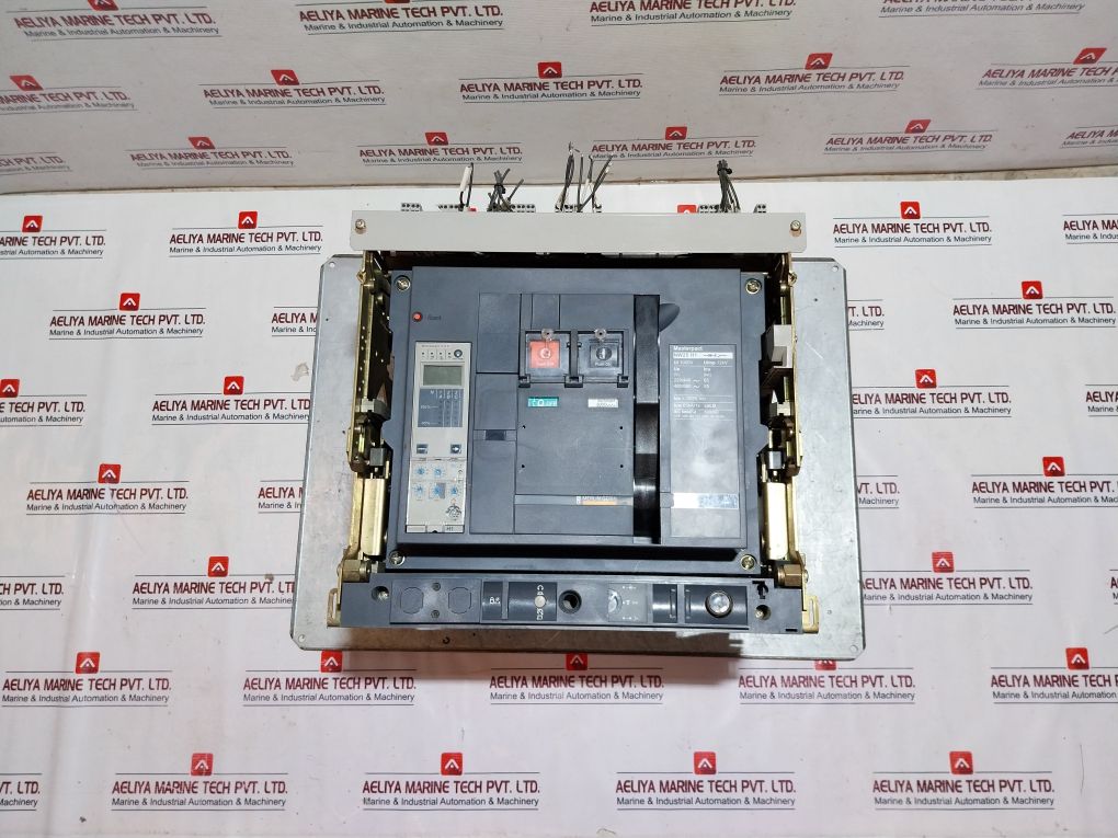 Merlin Gerin Masterpact Nw25 H1 Circuit Breaker 2500A 1000V 50/60Hz