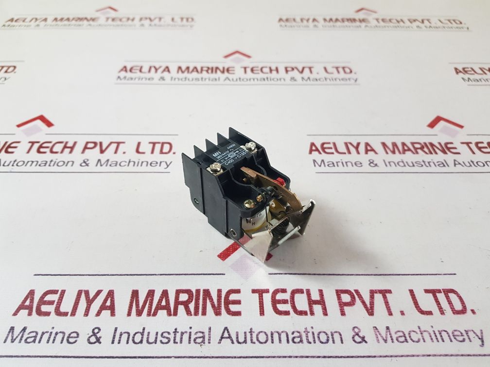 Merlin gerin mn 44932 circuit breaker