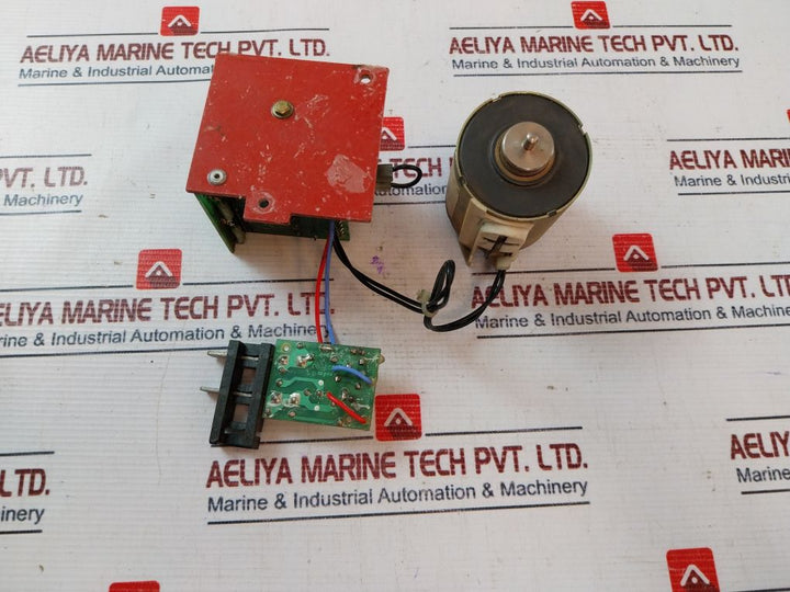 Merlin Gerin Mnr-uv 685 692 Undervoltage Release 220/250 Vac