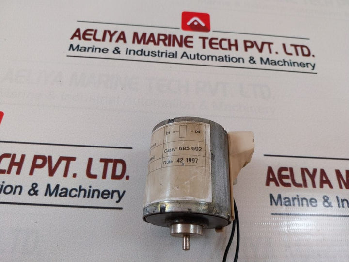 Merlin Gerin Mnr-uv Undervolatge Release 685 692