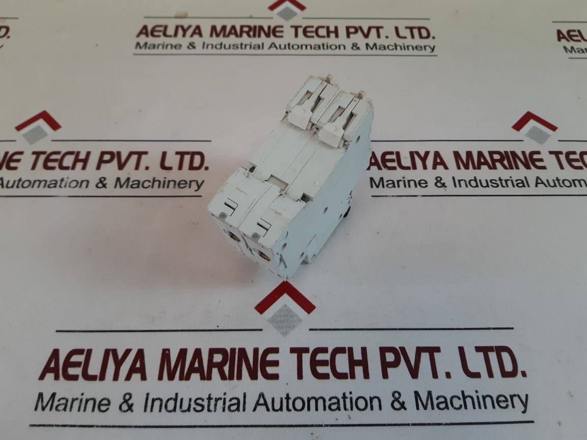 Merlin Gerin Multi9 C60N C10 Circuit Breaker 230/400V~