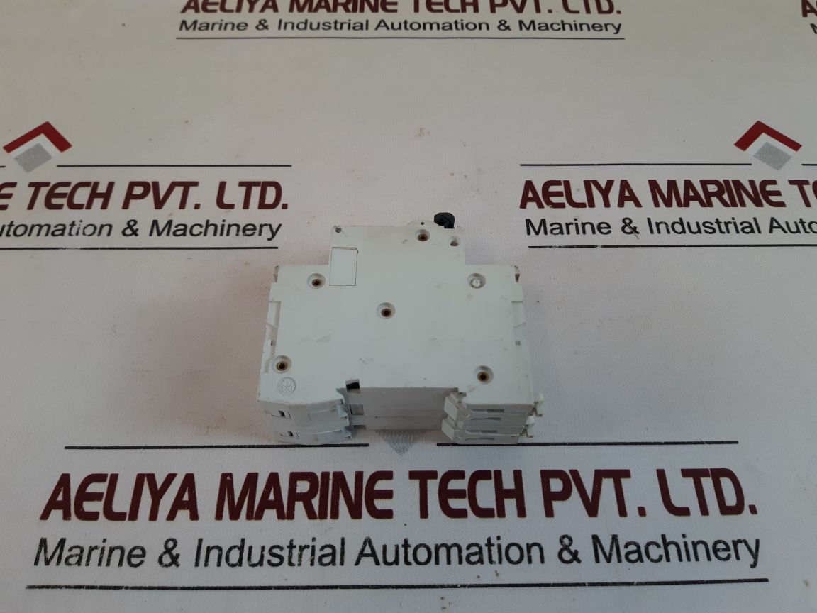 Merlin Gerin Multi9 C60N C10 Circuit Breaker 230/400V~