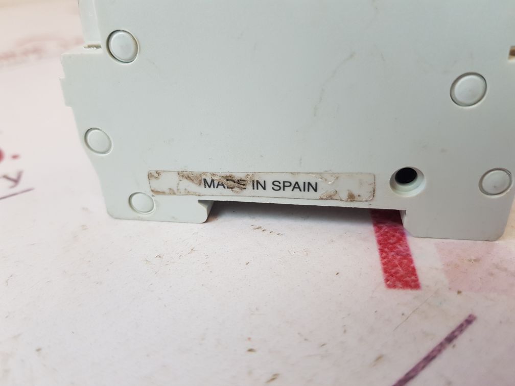 Merlin Gerin Multi 9 C32H-dc C16A Circuit Breaker 20546