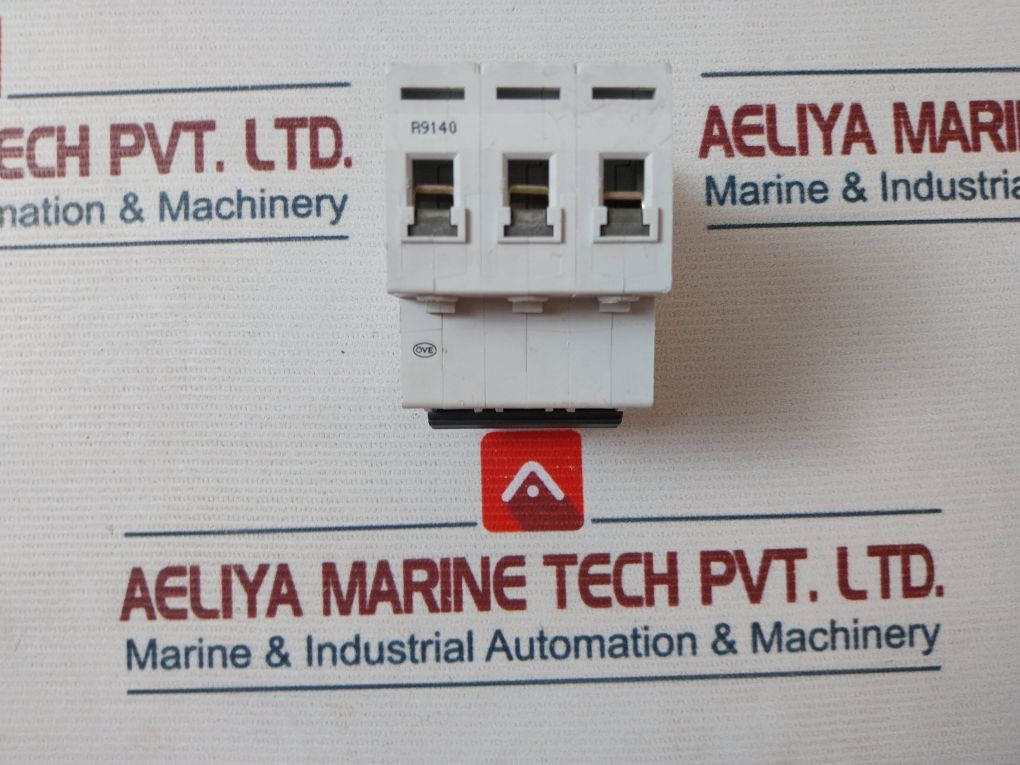 Merlin Gerin C32H 32A Circuit Breaker