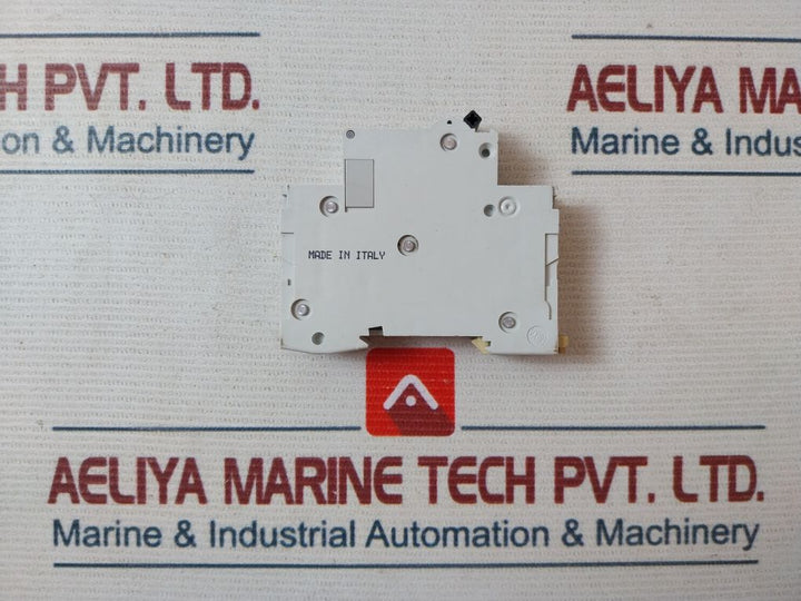 Merlin Gerin Multi 9 C60H C16 Circuit Breaker 230/400V