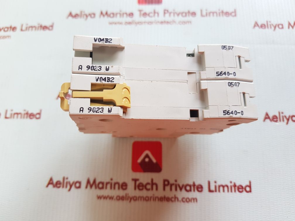 Merlin Gerin Multi 9 C60Hc C20 Circuit Breaker 415V~