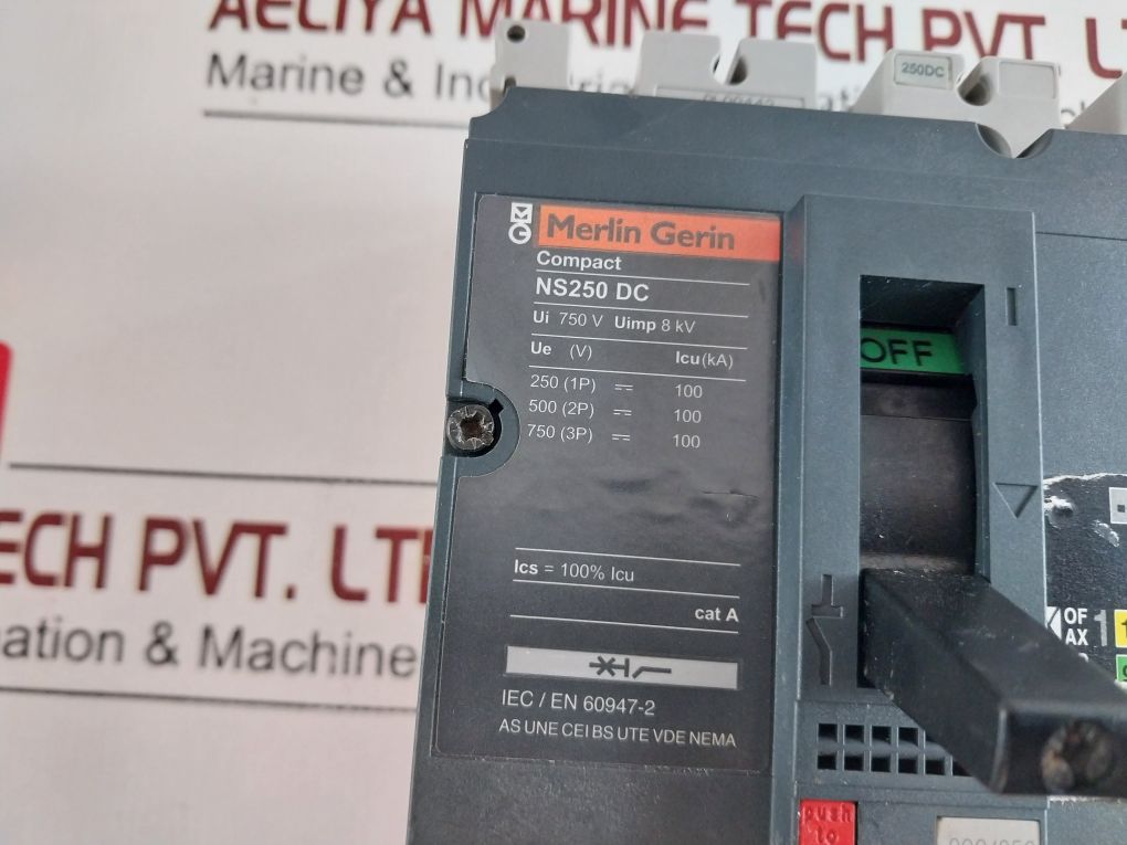 Merlin Gerin/Schneider Compact Ns250 Dc Circuit Breaker
