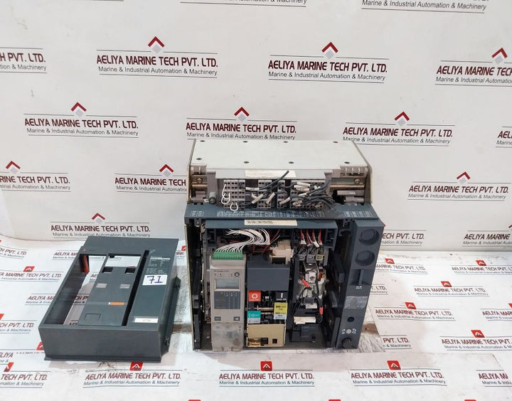 Merlin Gerin Nt12 H1 Micrologic 5.0A Masterpact Circuit Breaker 1250A 50/60Hz