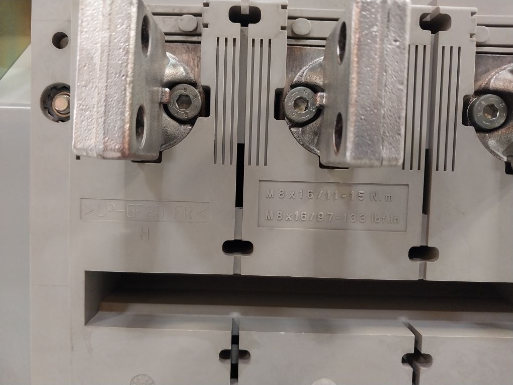 Merlin Gerin Masterpact Nt12 H1 Universal Power Circuit Breaker