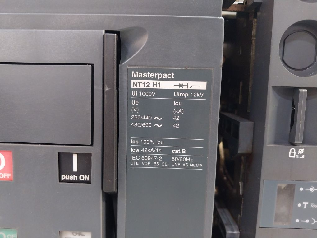 Merlin Gerin Masterpact Nt12 H1 Universal Power Circuit Breaker