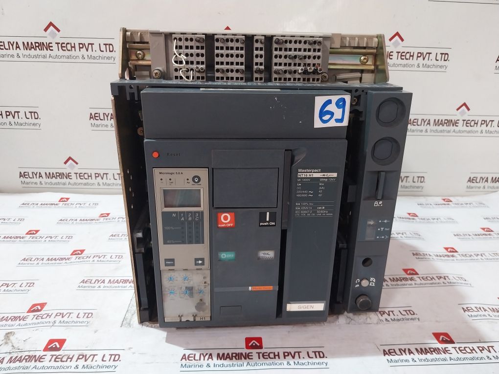 Merlin Gerin Nt16 H1 Micrologic 5.0A Circuit Breaker 1600A Mch 200-240 Vac