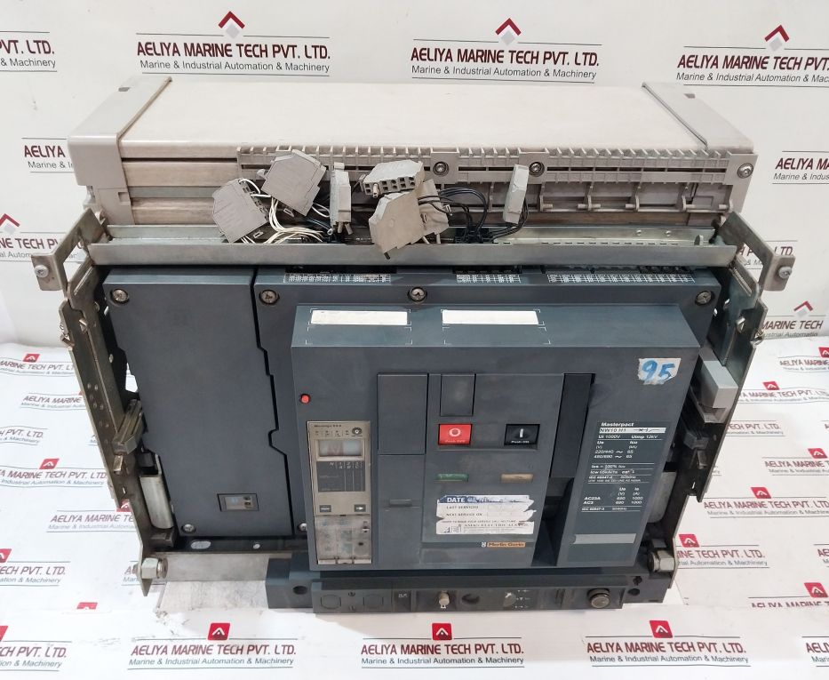 Merlin Gerin Nw10 H1 Air Circuit Breaker 1000A
