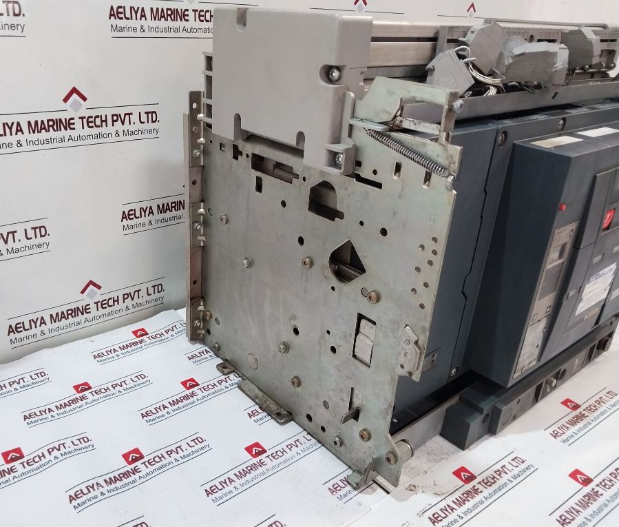 Merlin Gerin Nw10 H1 Air Circuit Breaker 1000A