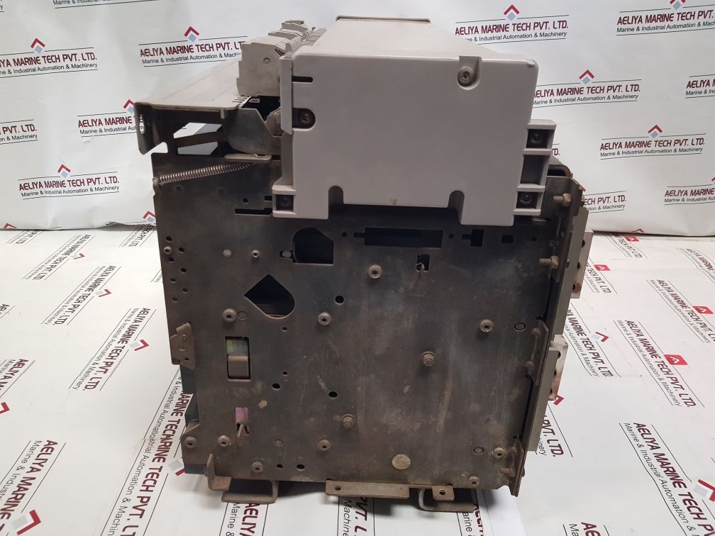 Merlin Gerin Nw50 H1 Circuit Breaker 200-240Vac 