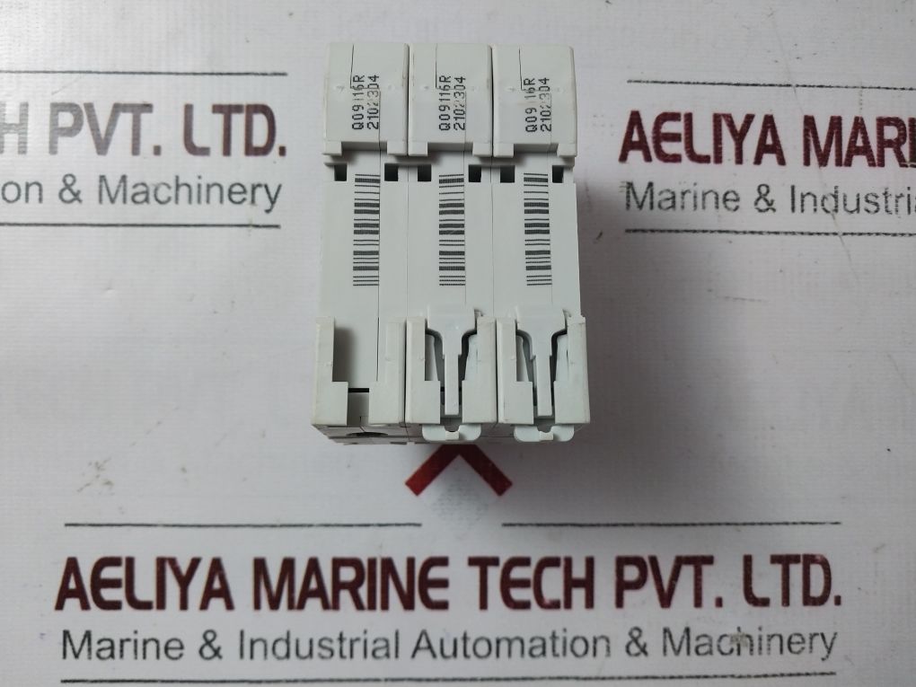 Merlin Gerin/Schneider C65N D10 Multi 9 Circuit Breaker
