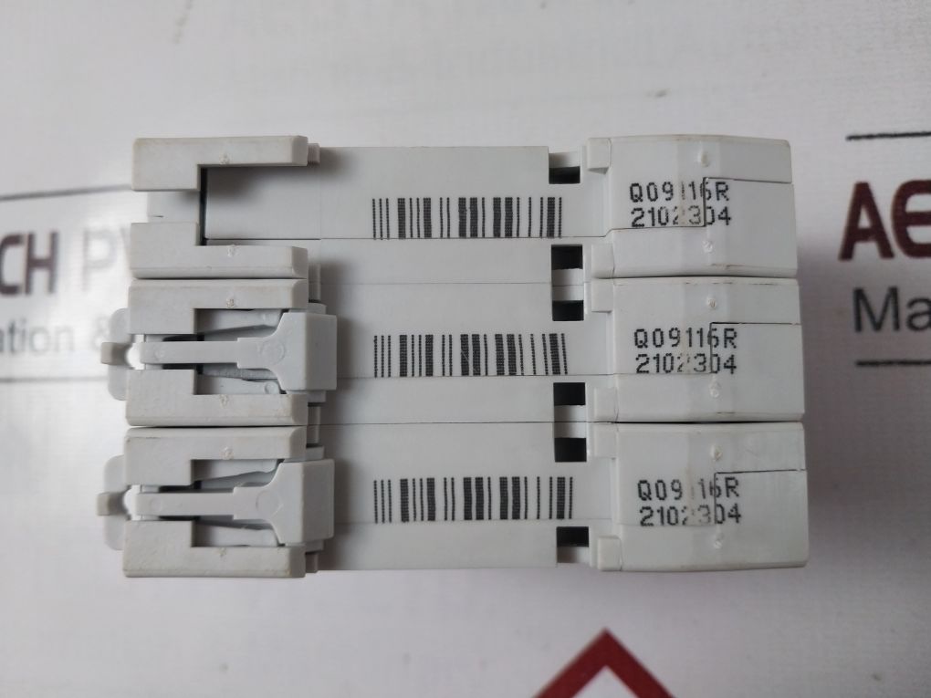 Merlin Gerin/Schneider C65N D10 Multi 9 Circuit Breaker