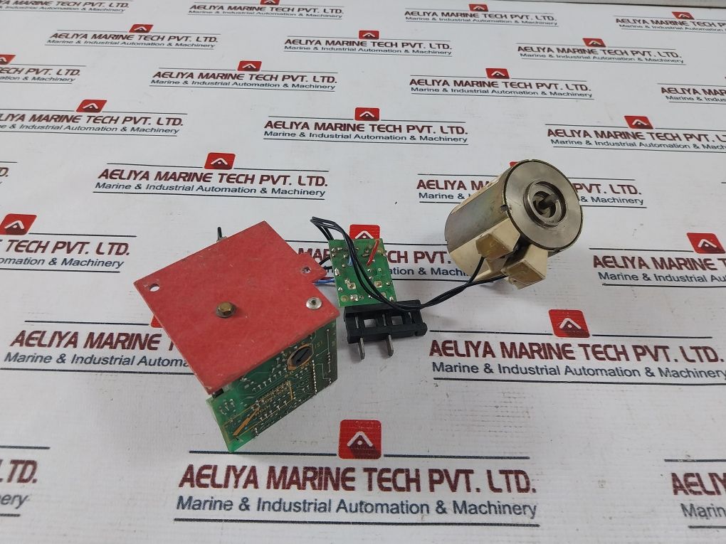 Merlin Gerin Schneider Electric Mnr-uv Time Delayed Undervoltage Release 685 692