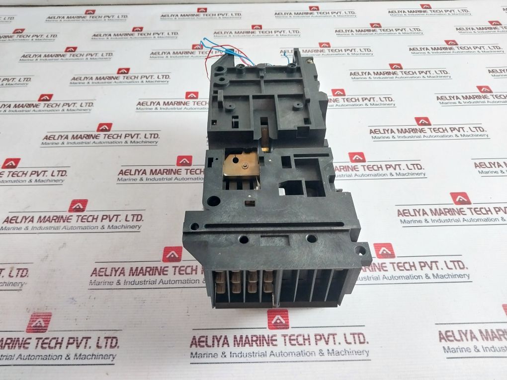 Merlin Gerin Str 28 D 1250A Circuit Breaker 1073021B