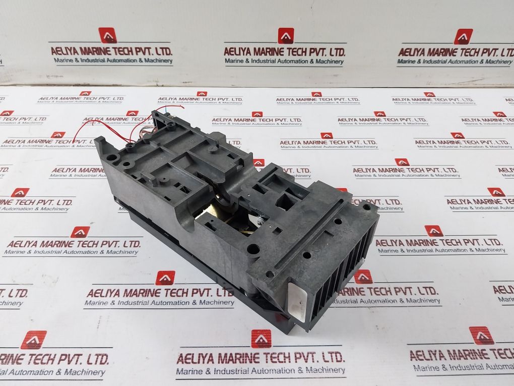 Merlin Gerin Str 58 U Circuit Breaker Control Unit 1200A 24 Vdc