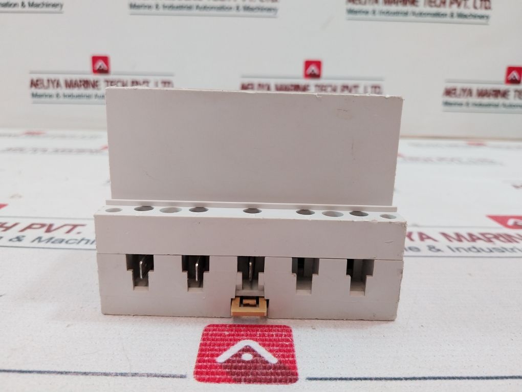 Merlin Gerin Tr5A Insulation Monitoring Relay 24V---