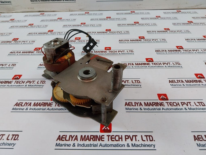 Merlin Gerin/Schneider Electric 685763 Motor Mechanism Mp Breaker Accessory