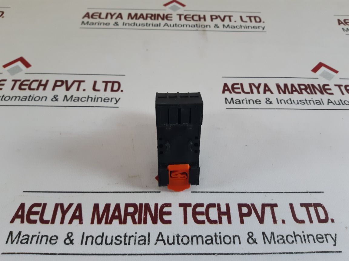 Metaltex Tna4Ra3 Relay With Socket