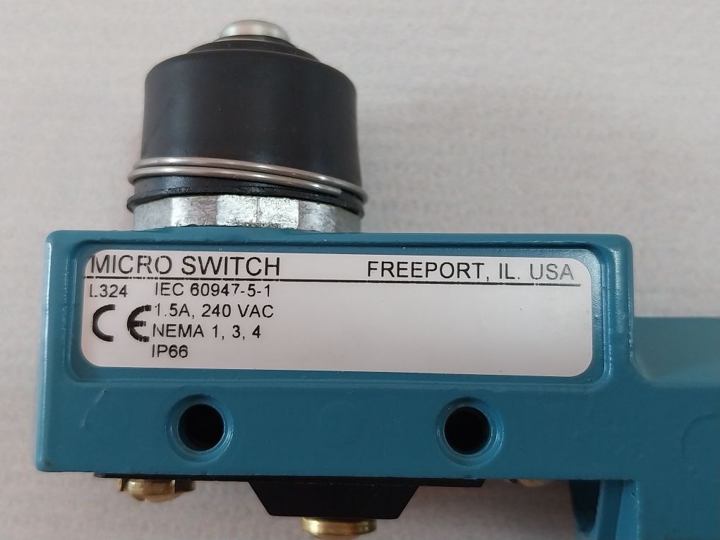 Micro Switch Bze6-rn Limit Switch 15A 125, 250 Or 480 Vac