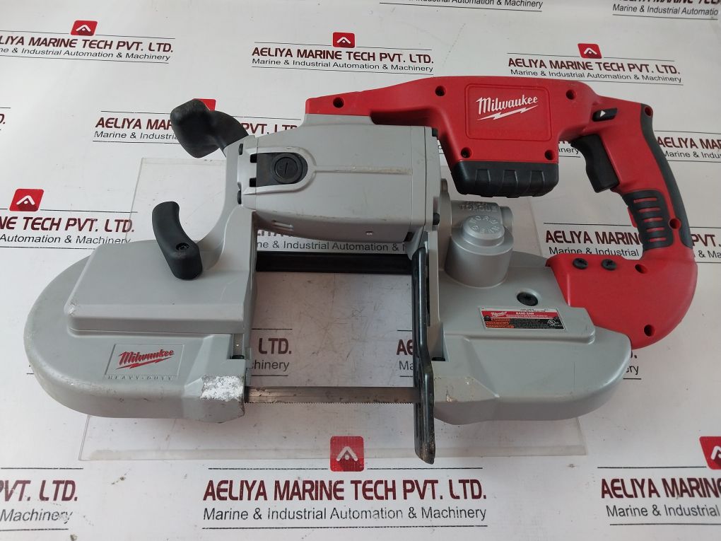 Milwaukee 0729-20 Heavy-duty Band Saw 28 V---
