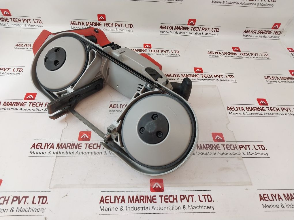 Milwaukee 0729-20 Heavy-duty Band Saw 28 V---