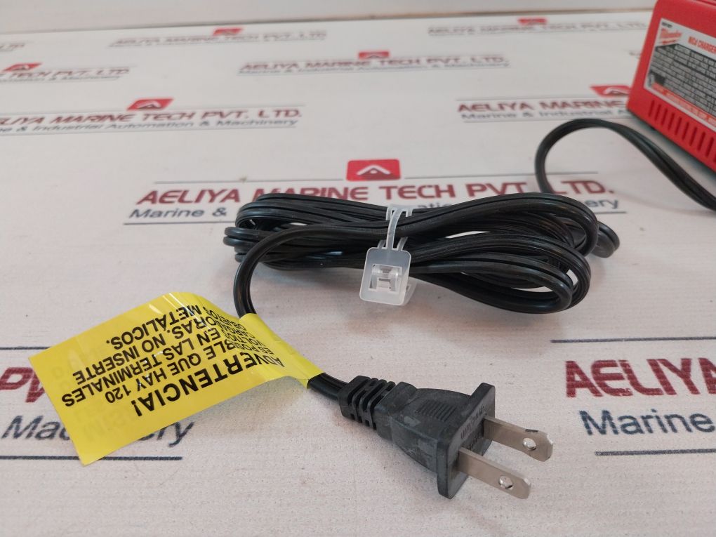 Milwaukee 48-59-0255 Nicd Charger