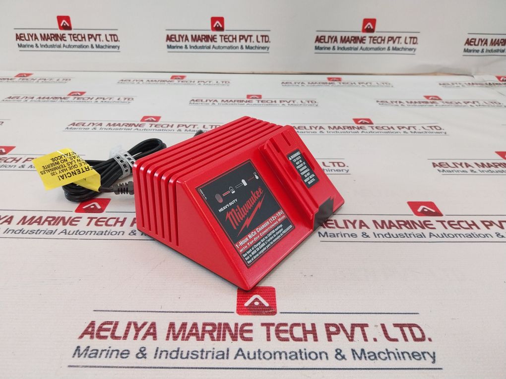 Milwaukee 48-59-0255 Nicd Charger