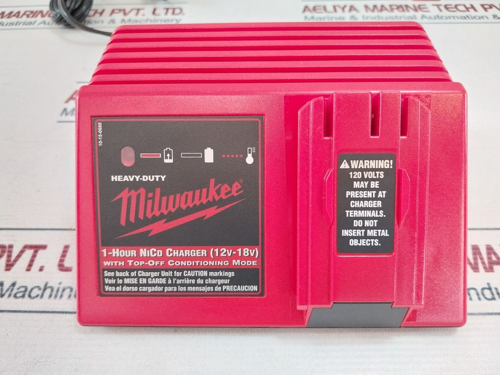 Milwaukee 48-59-0255 Nicd Charger