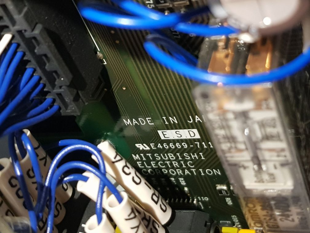 Mitsubishi R700Sft-a Servo Drive