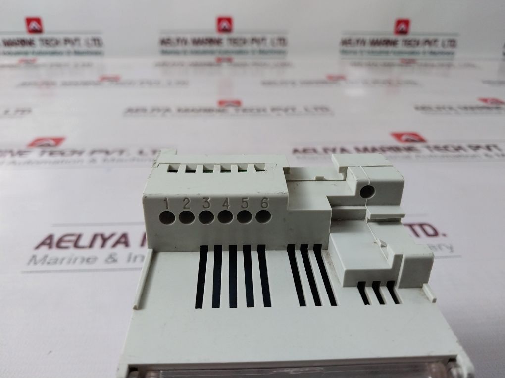 Mn/Uvr 100/130V Ac/Dc