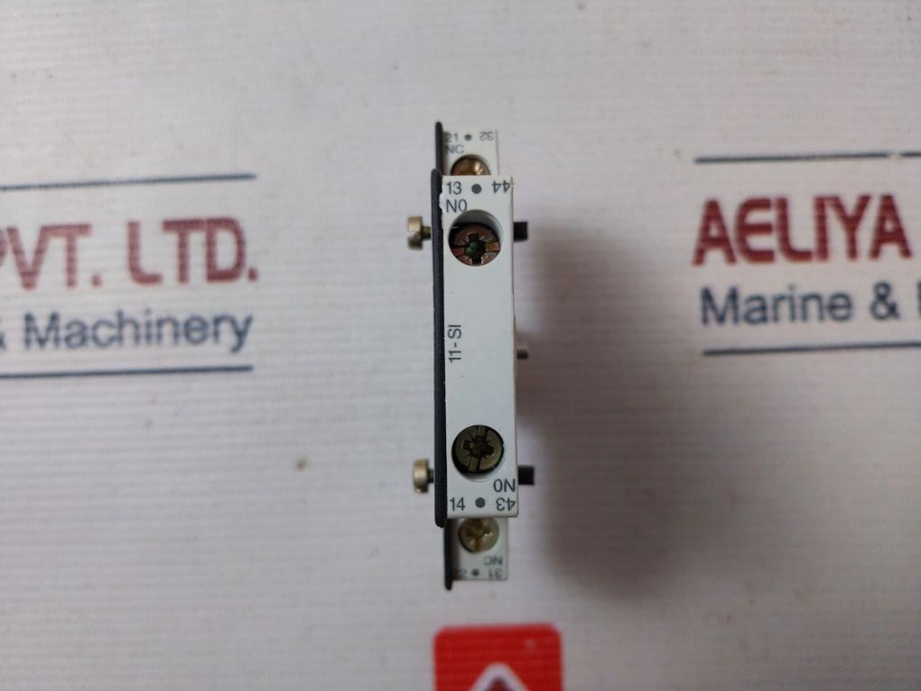 Moeller Dil M-820-xhi Auxiliary Contact Module 250V Dc 