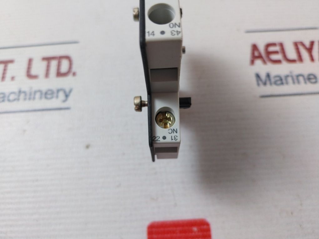 Moeller Dil M-820-xhi Auxiliary Contact Module 250V Dc 