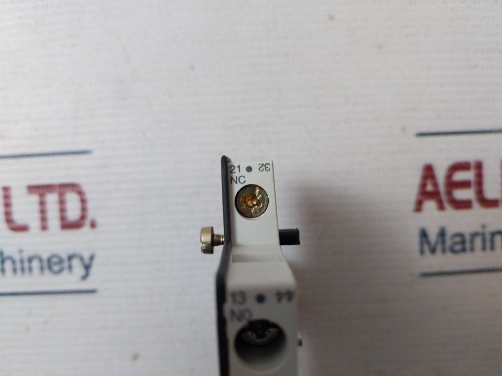 Moeller Dil M-820-xhi Auxiliary Contact Module 250V Dc 