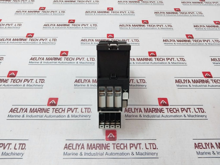 Moeller Dil M32-xhi22 Contactor With Auxiliary Block 16A 110-120V 50/60Hz