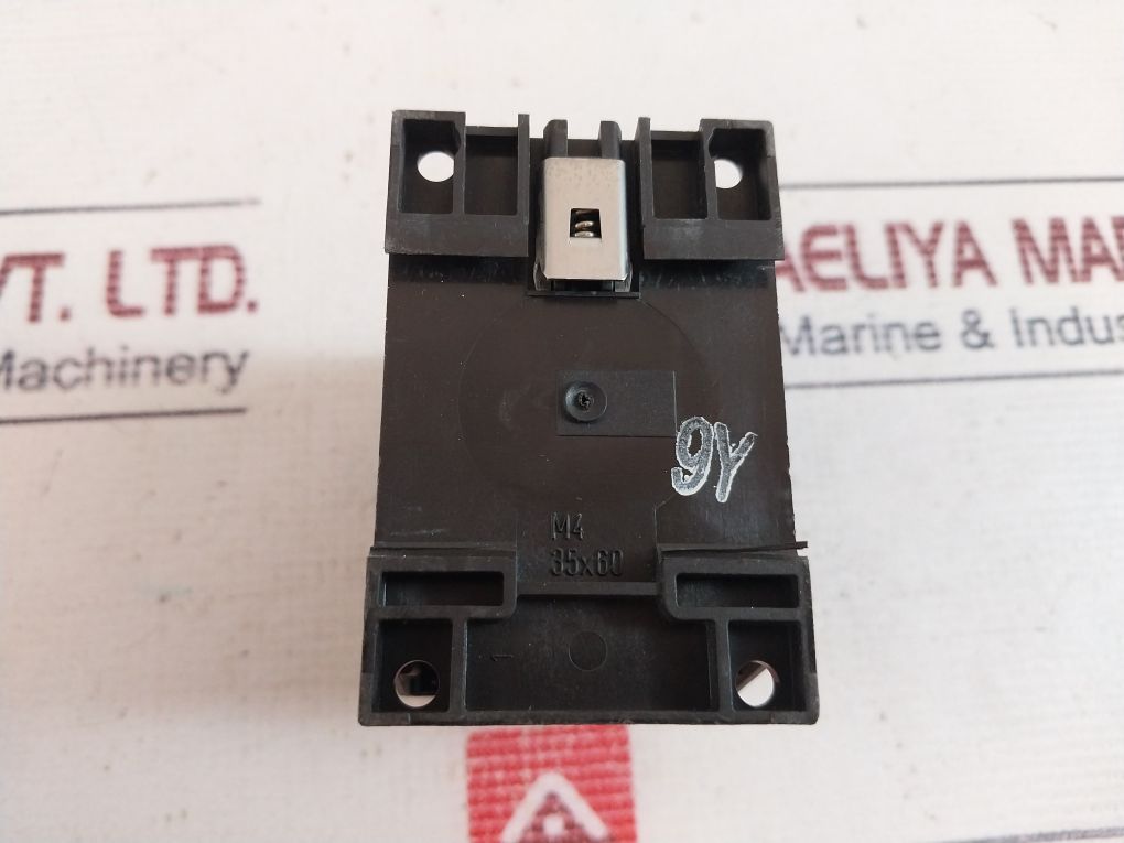 Moeller Dilm9-10 3 Pole Contactor 600V Ac