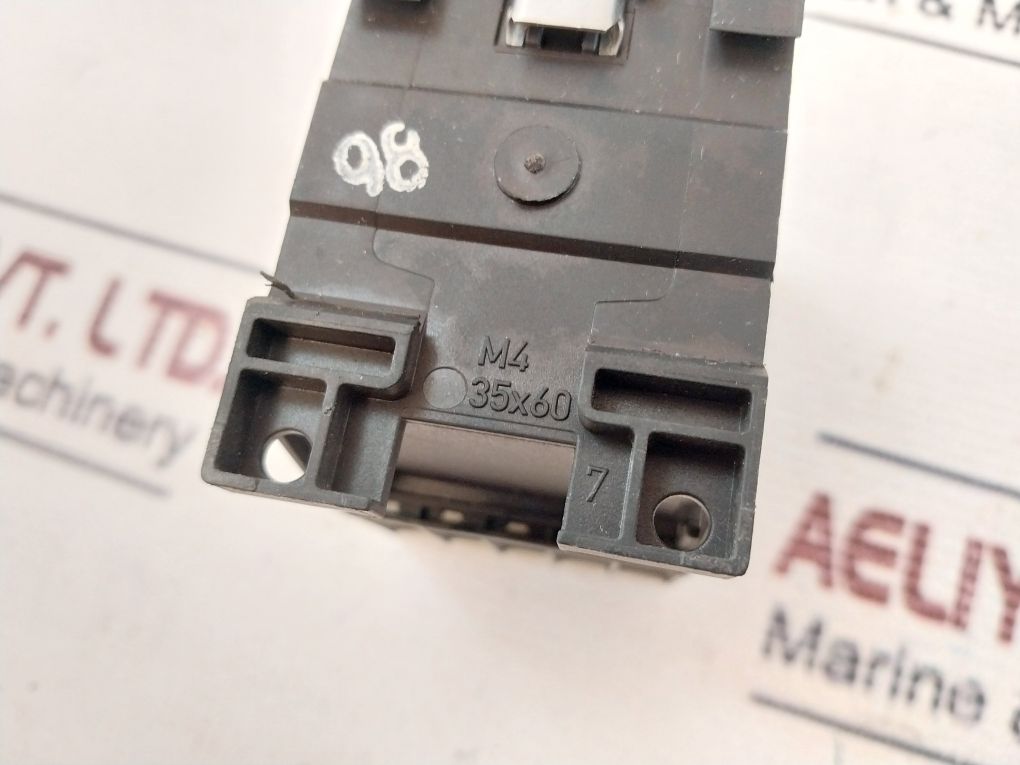 Moeller Dilm9-10 Contactor 250V