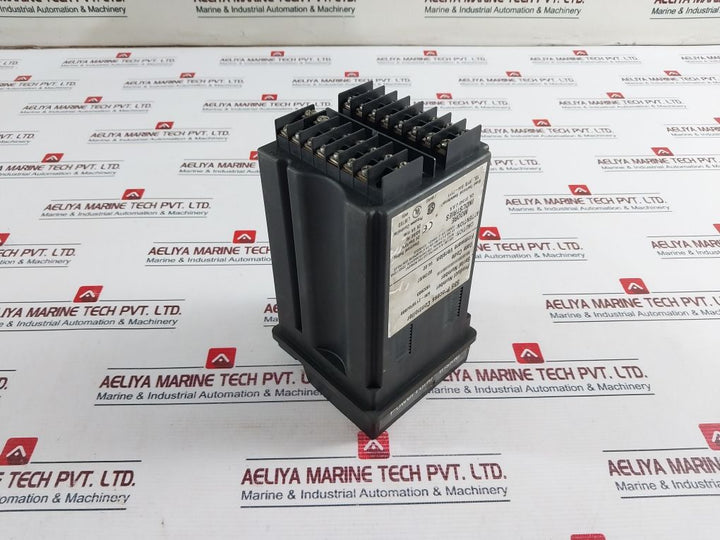 Moore 535-2115F0J000 Process Controller 24Vdc 50/60Hz