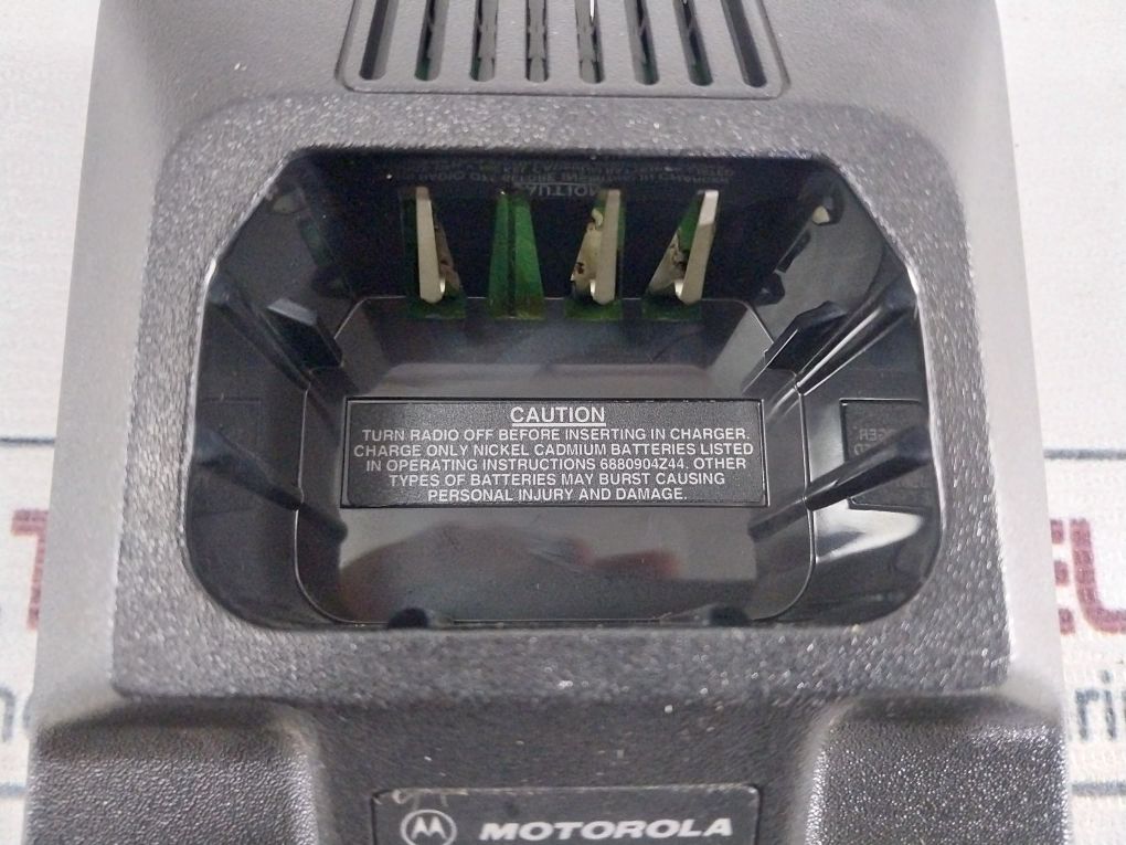 Motorola Htn9702A Standard Charger 10 Hr