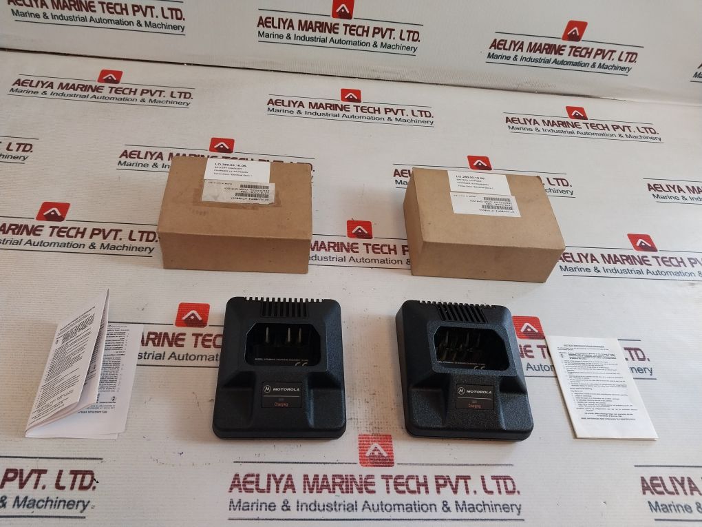 Motorola Htn9804A Battery Charger 10Hour/ 220V