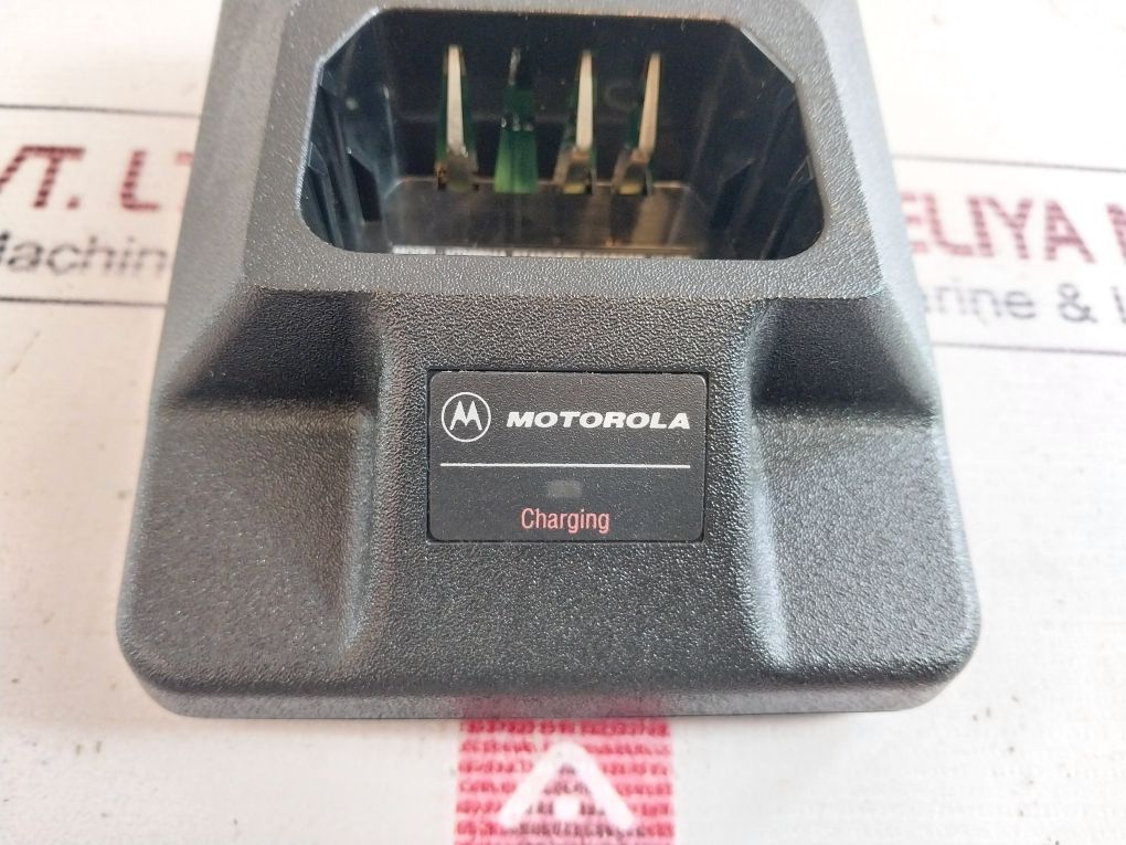 Motorola Htn9804A Battery Charger 10Hour/ 220V