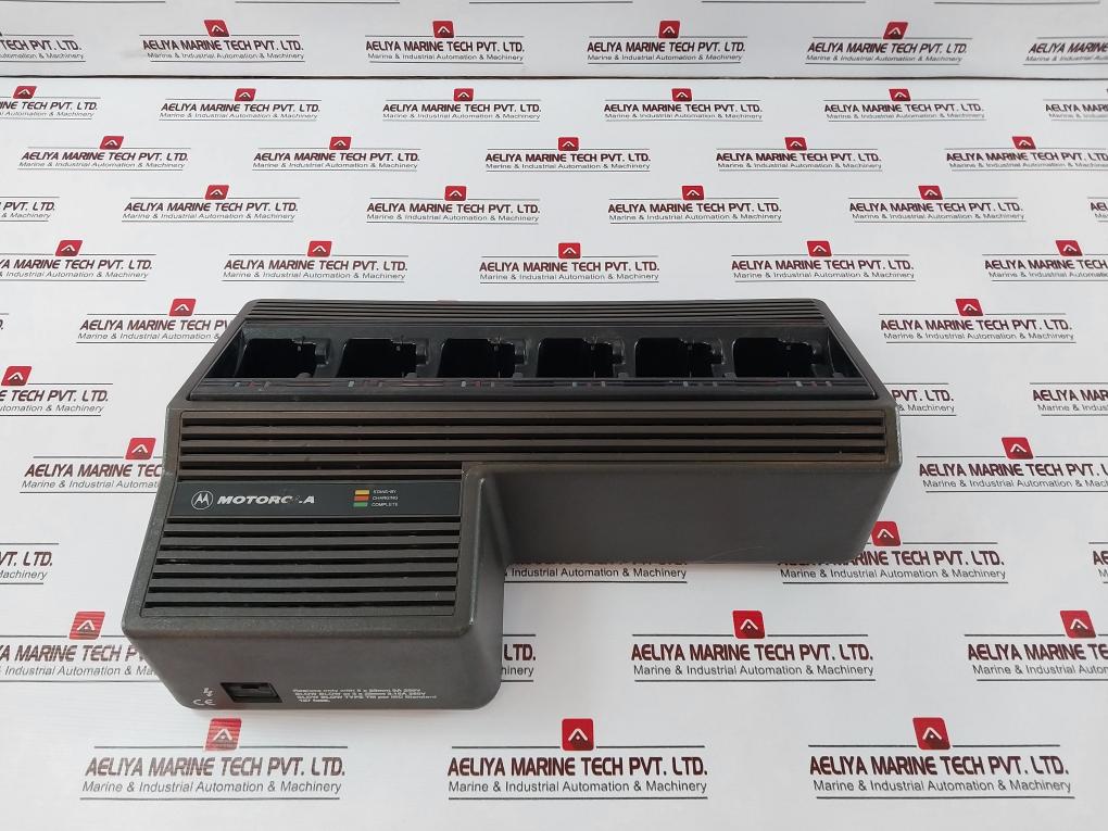 Motorola Ntn1177D 6-bay Rapid Mobile Radio Battery Charging Station